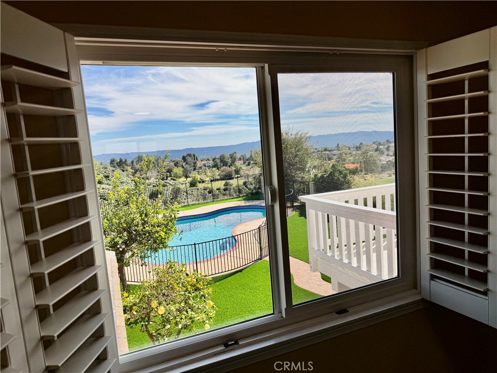 12044 Shadow Ridge Way Northridge, CA 91326 - Photo 12 of 33