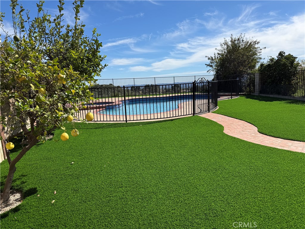 12044 Shadow Ridge Way Northridge, CA 91326 - Photo 7 of 33