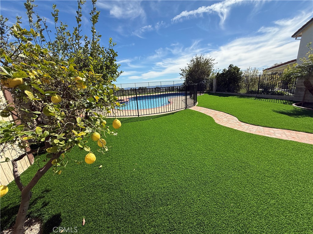 12044 Shadow Ridge Way Northridge, CA 91326 - Photo 9 of 33