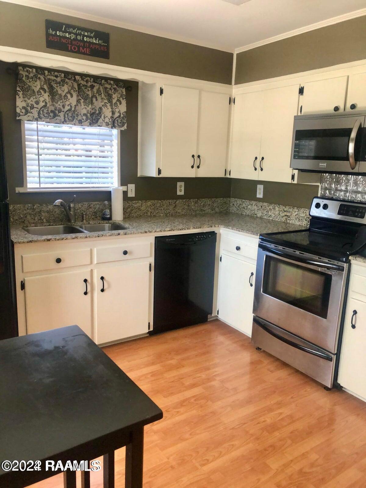 433 Rena Drive Lafayette, LA 70503 - Photo 2 of 17 20221129163650333567000000-o