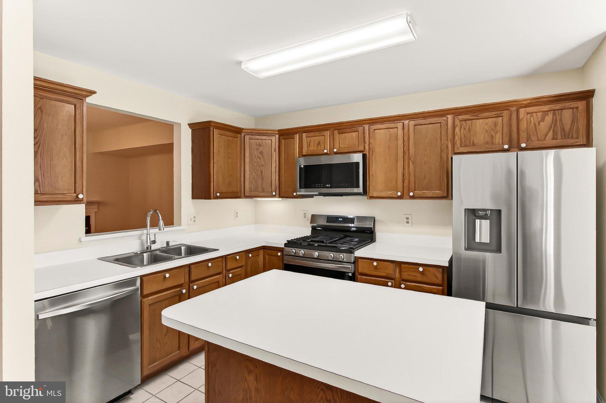13157 Kidwell Field Road Herndon, VA 20171 - Photo 20 of 50 Modern kitchen with sleek finishes.