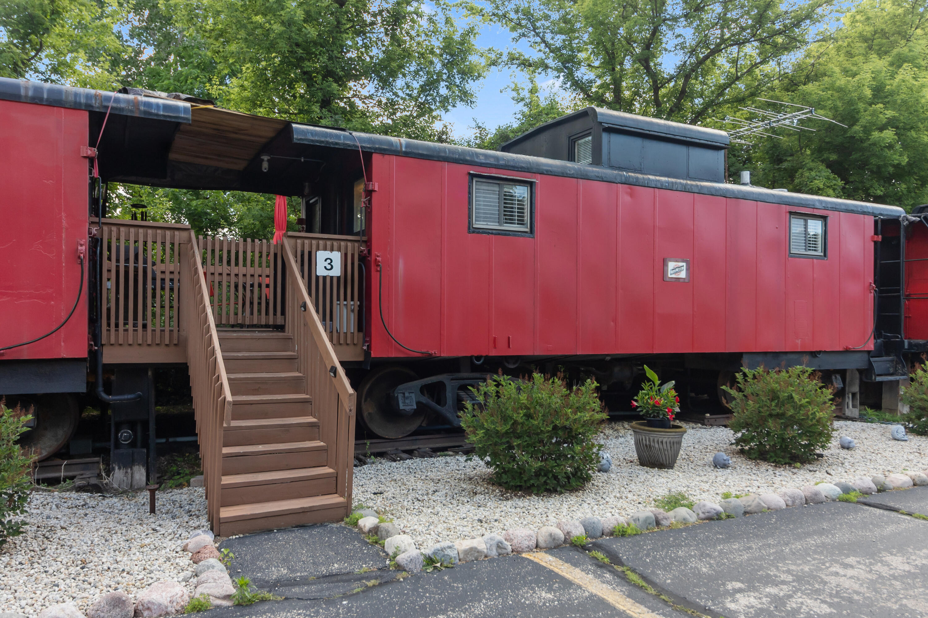 301 East Townline Road, Unit 3 Lake Geneva, WI 53147 - Photo 3 of 35 Private entrance to the caboose