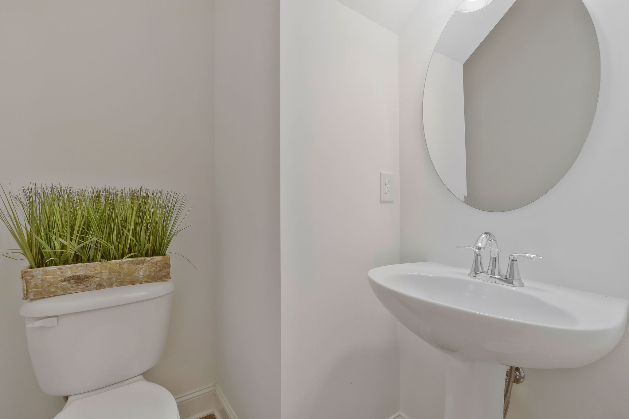 119 Verde Meadow Drive Franklin, TN 37067 - Photo 26 of 35 a bathroom with a toilet and a sink
