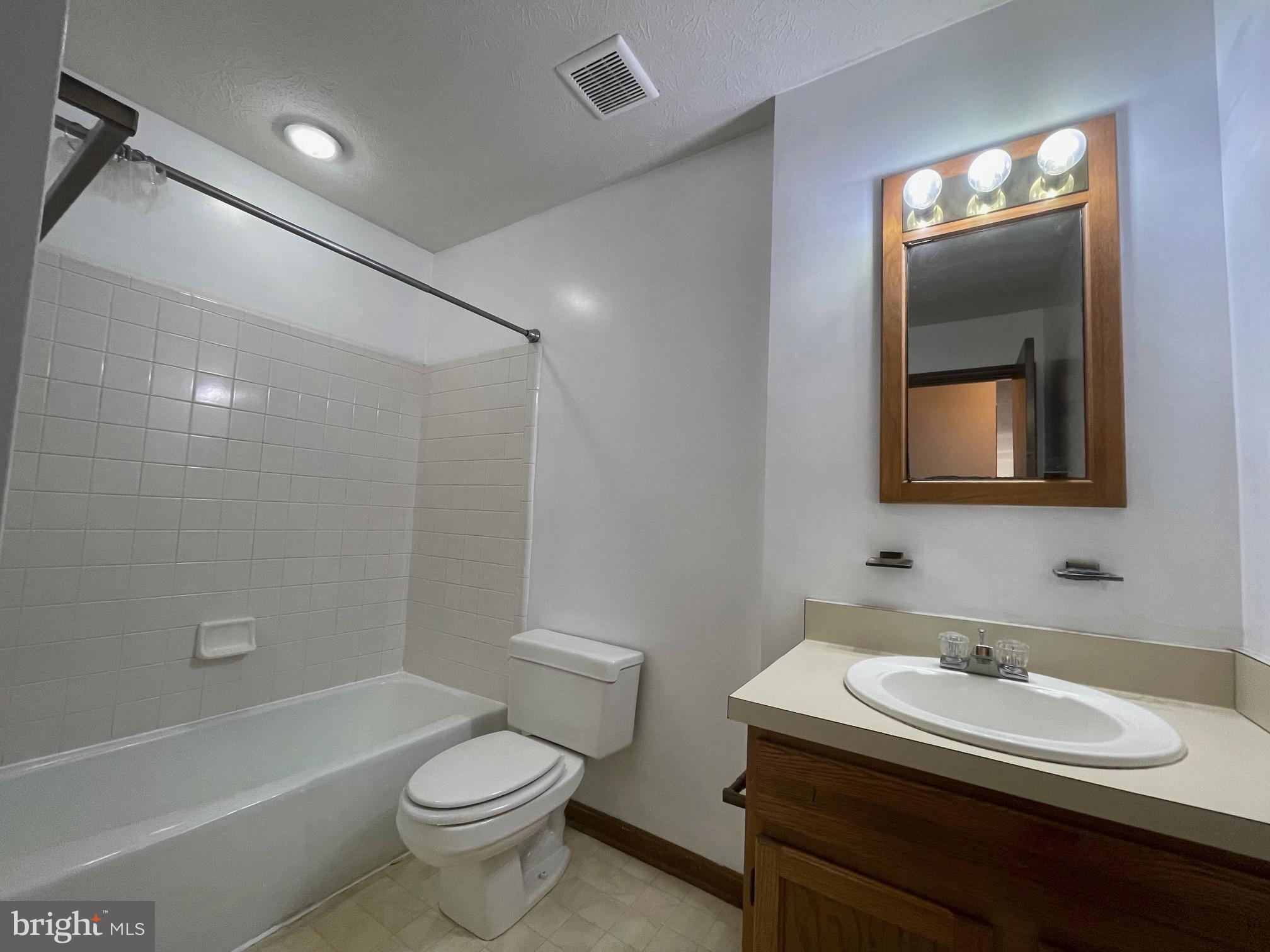 840 Locust Ridge Court, Unit 4B California, MD 20619 - Photo 6 of 8 Bathroom