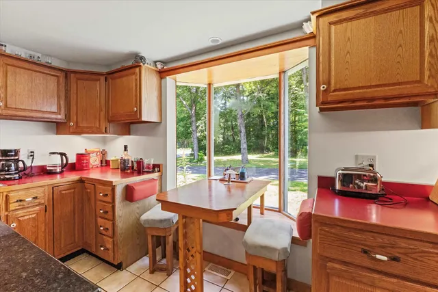 $850,000 | 592 Highway 2, Shelburne, NH 03581