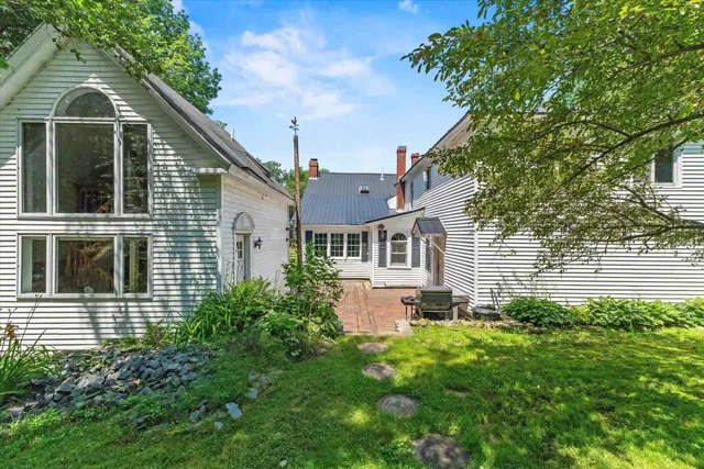 $850,000 | 592 Highway 2, Shelburne, NH 03581