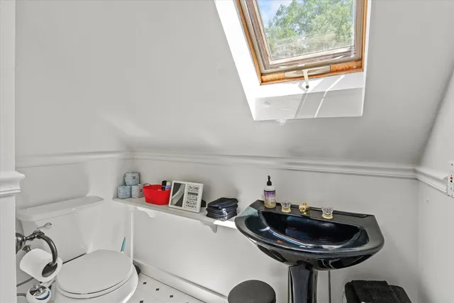 $799,000 | 592 Highway 2, Shelburne, NH 03581