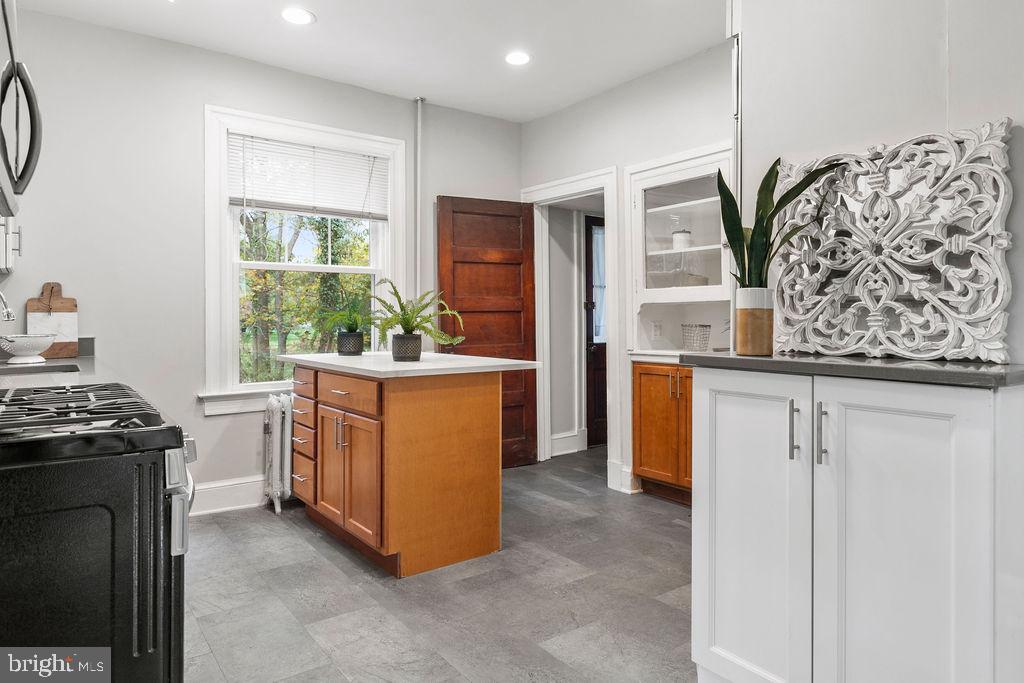103 East Maple Road Linthicum Heights, MD 21090 - Photo 4 of 44