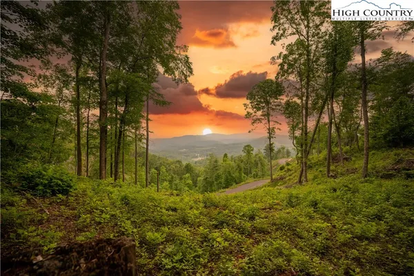 $250,000 | Lot 31 Mount Mitchell Overlook Spruce Pine, Spruce Pine, NC 28777