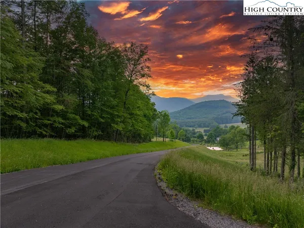 $250,000 | Lot 31 Mount Mitchell Overlook Spruce Pine, Spruce Pine, NC 28777