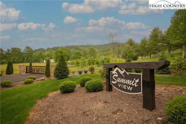 $250,000 | Lot 31 Mount Mitchell Overlook Spruce Pine, Spruce Pine, NC 28777