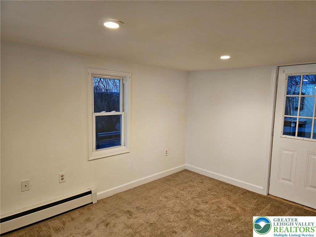 2335 North Apple Street Whitehall, PA 18052 - Photo 4 of 11