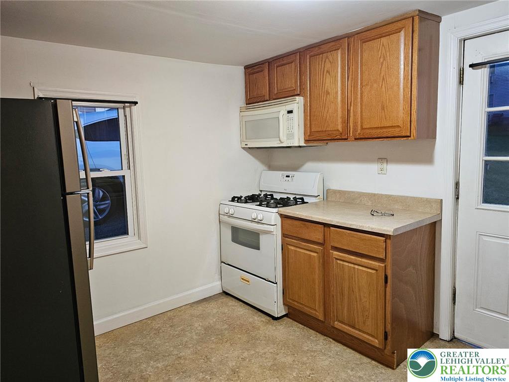 2335 North Apple Street Whitehall, PA 18052 - Photo 6 of 11