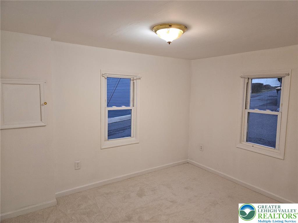 2335 North Apple Street Whitehall, PA 18052 - Photo 8 of 11