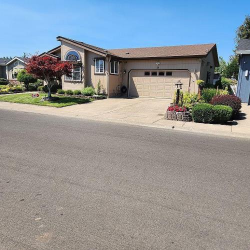 3220 Crescent Avenue Eugene, OR 97401 - Photo 2 of 9