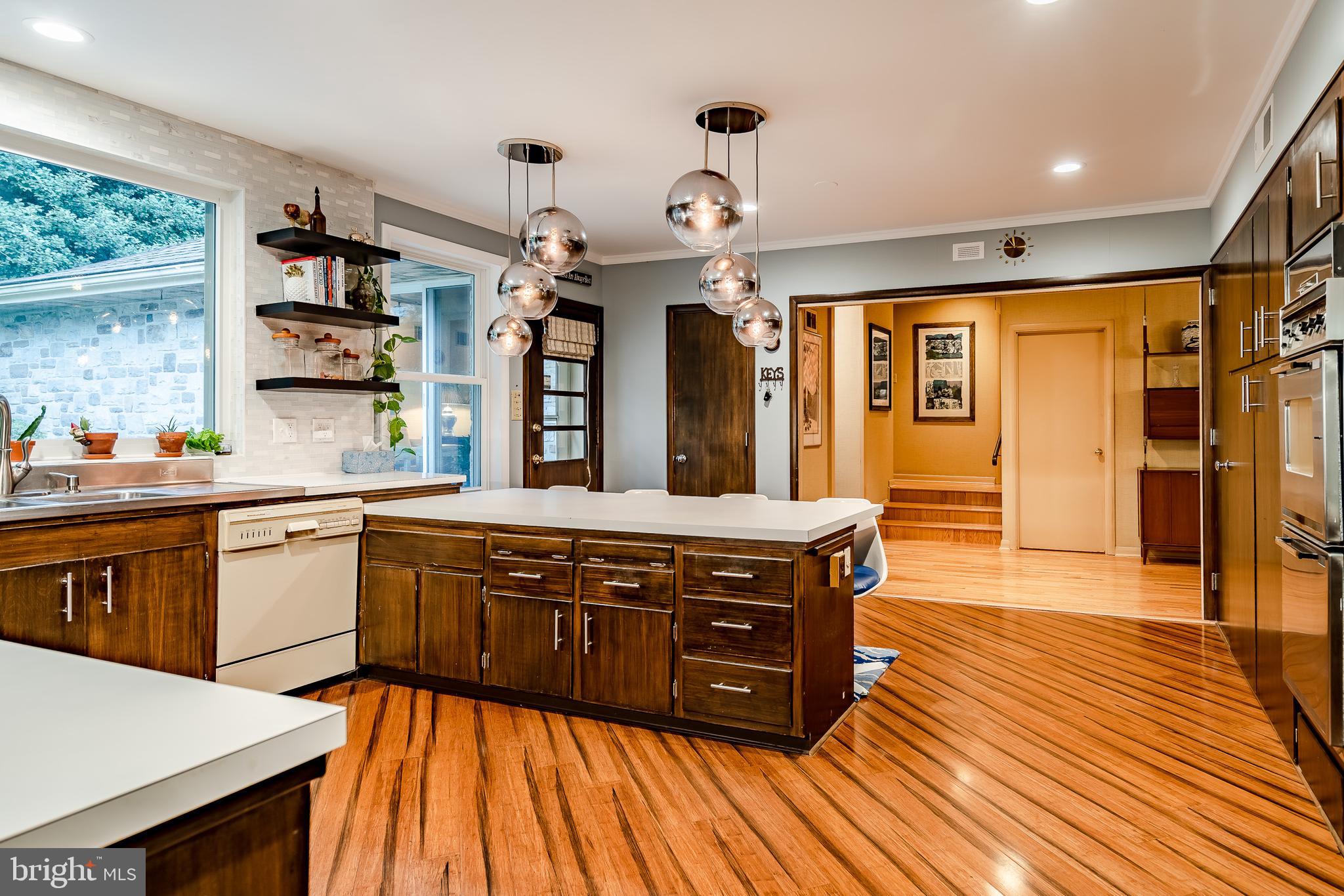 1825 Lorraine Road Reading, PA 19604 - Photo 12 of 39 Kitchen