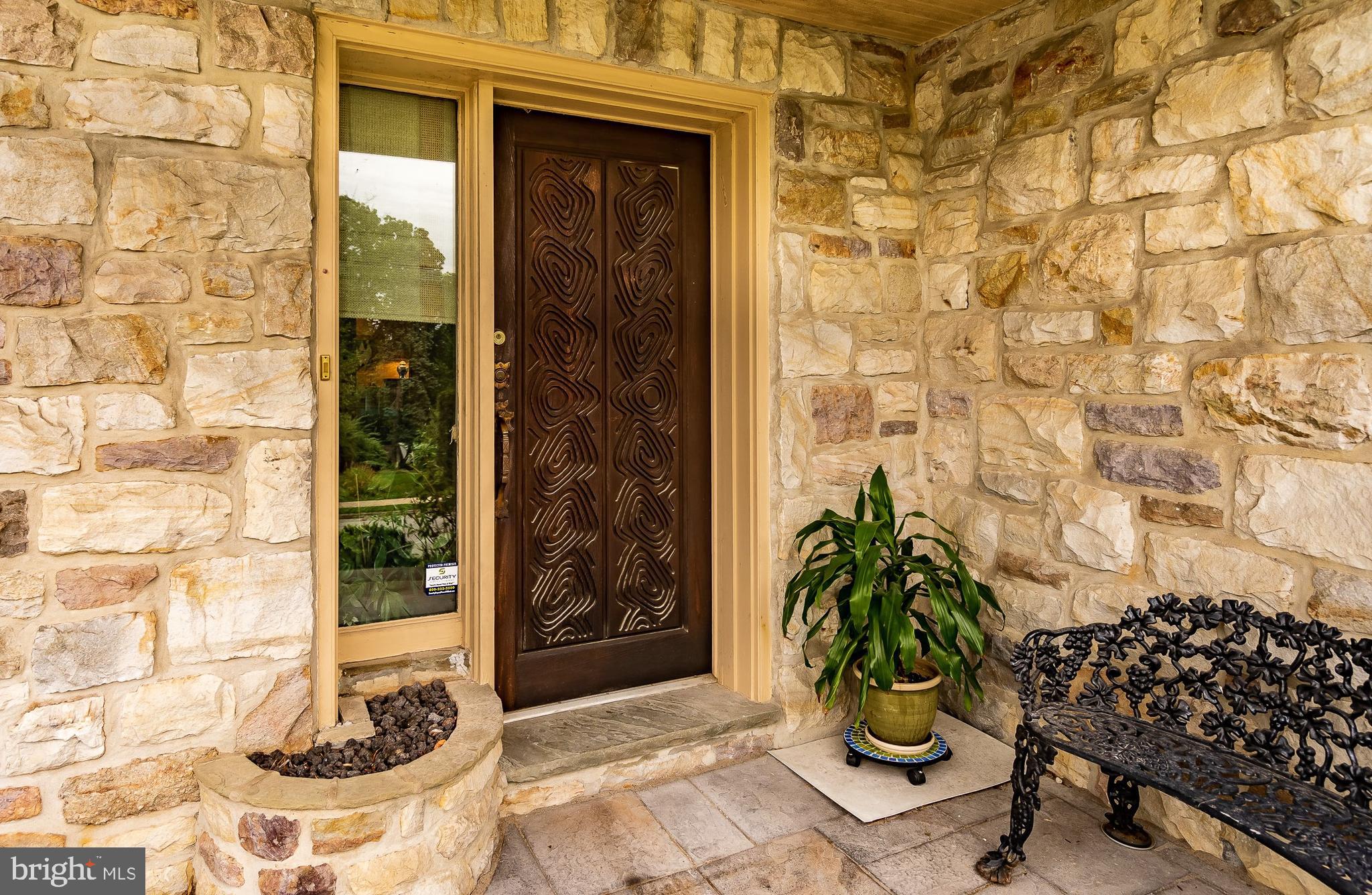 1825 Lorraine Road Reading, PA 19604 - Photo 4 of 39 Impressive Front Entrance