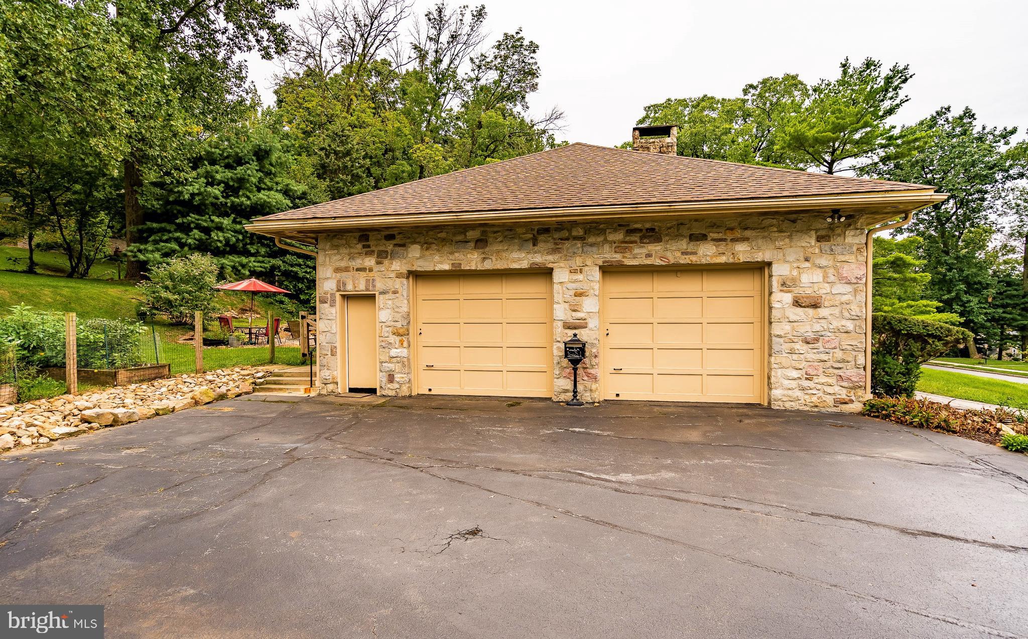 1825 Lorraine Road Reading, PA 19604 - Photo 38 of 39 Side Garage