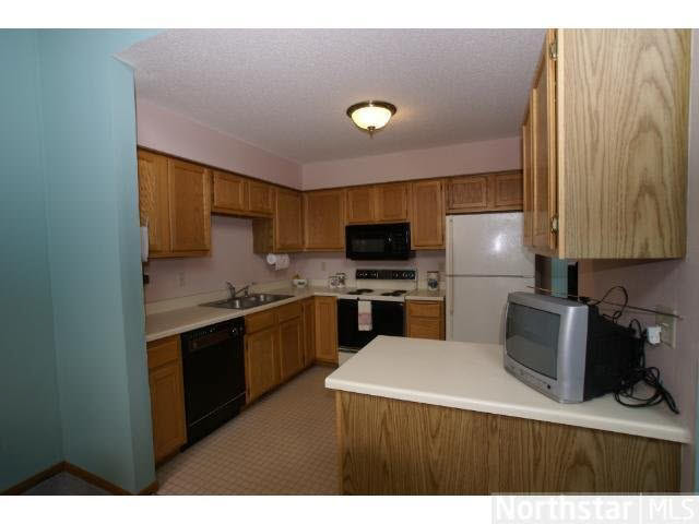 4116 South Meadowlark Road Eagan, MN 55122 - Photo 4 of 16