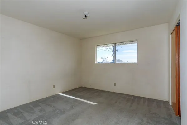 an empty room with a empty space
