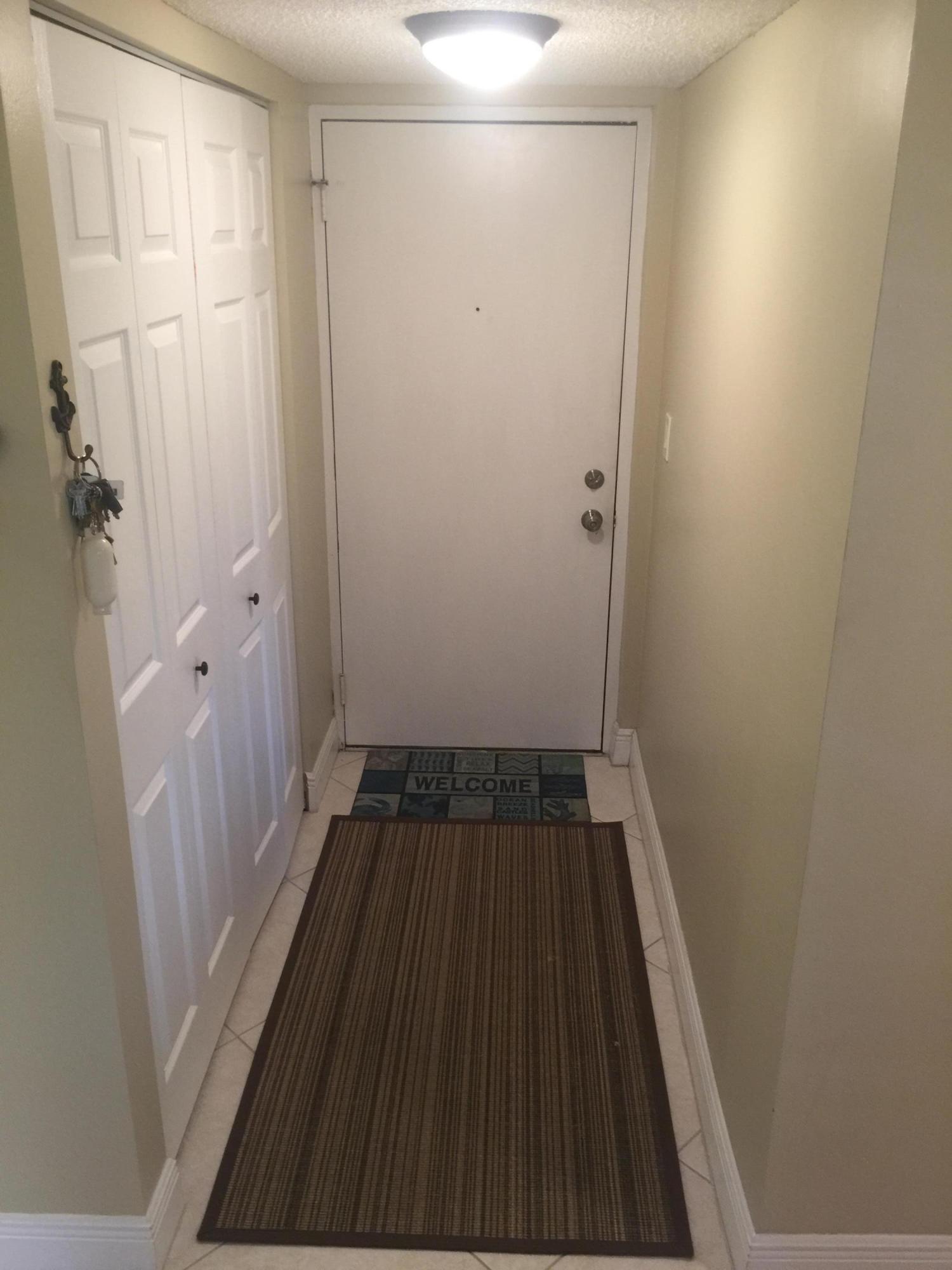 955 Dotterel Road, Unit 2109 Delray Beach, FL 33444 - Photo 4 of 48 Entryway looking back at front door