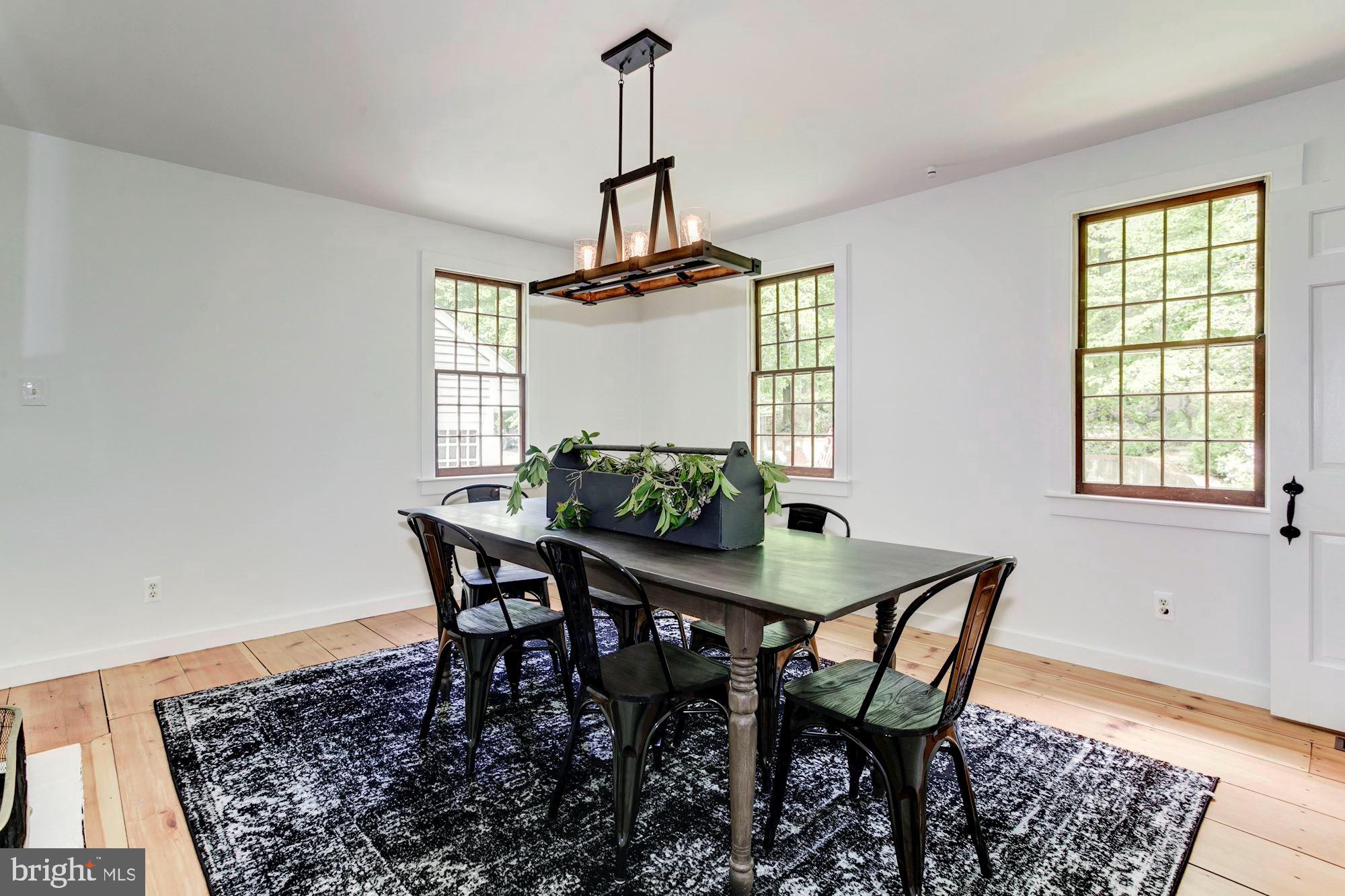 4841 Occoquan Overlook Woodbridge, VA 22192 - Photo 3 of 28 Room for everyone!
