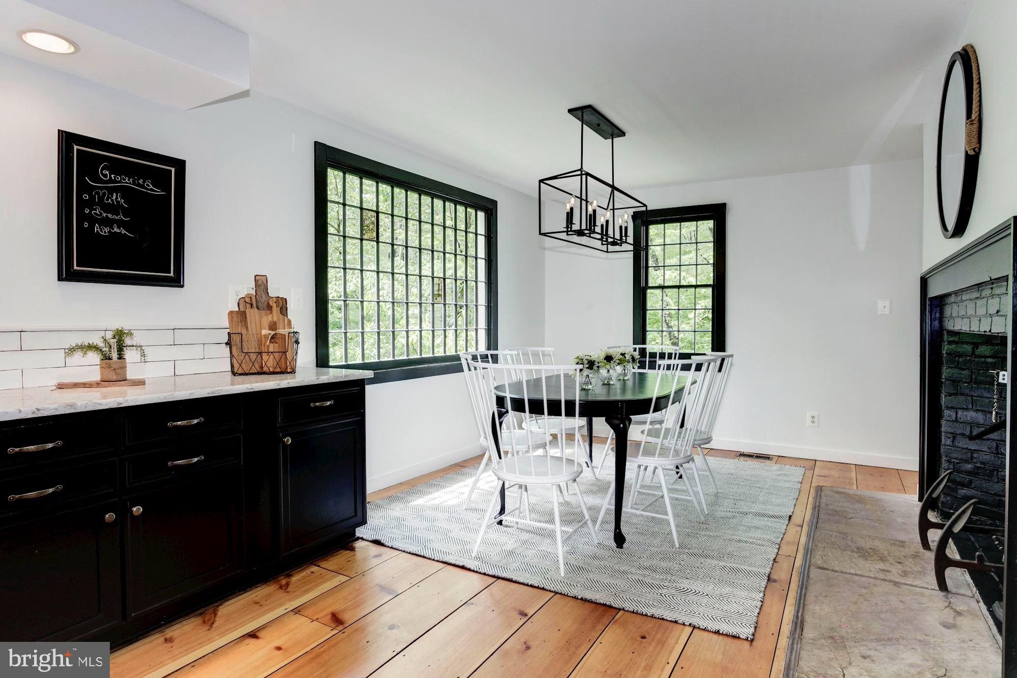4841 Occoquan Overlook Woodbridge, VA 22192 - Photo 6 of 28 Open Kitchen/breakfast nook