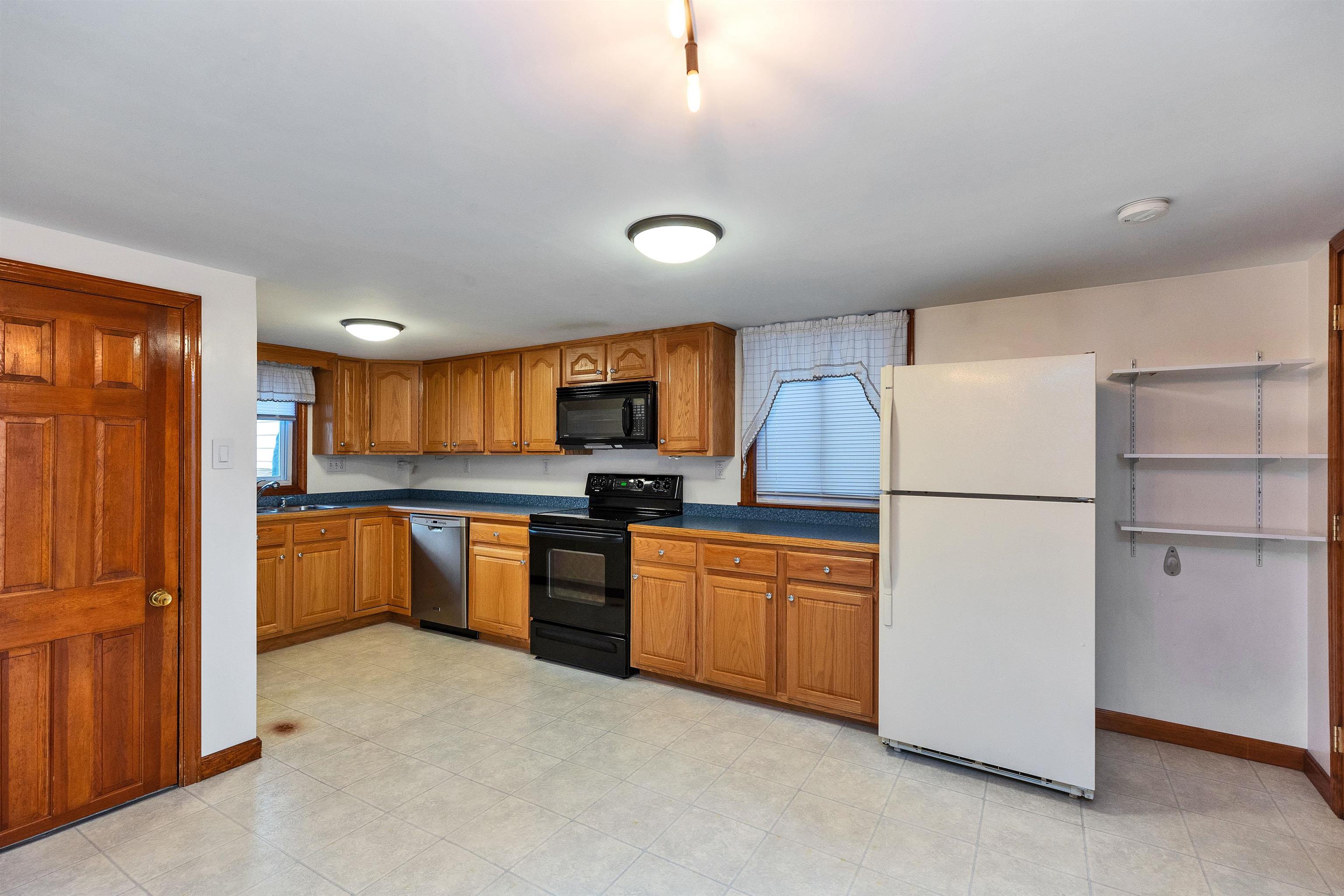 6 Buck Street Nashua, NH 03060 - Photo 11 of 49 Gallery Image 11