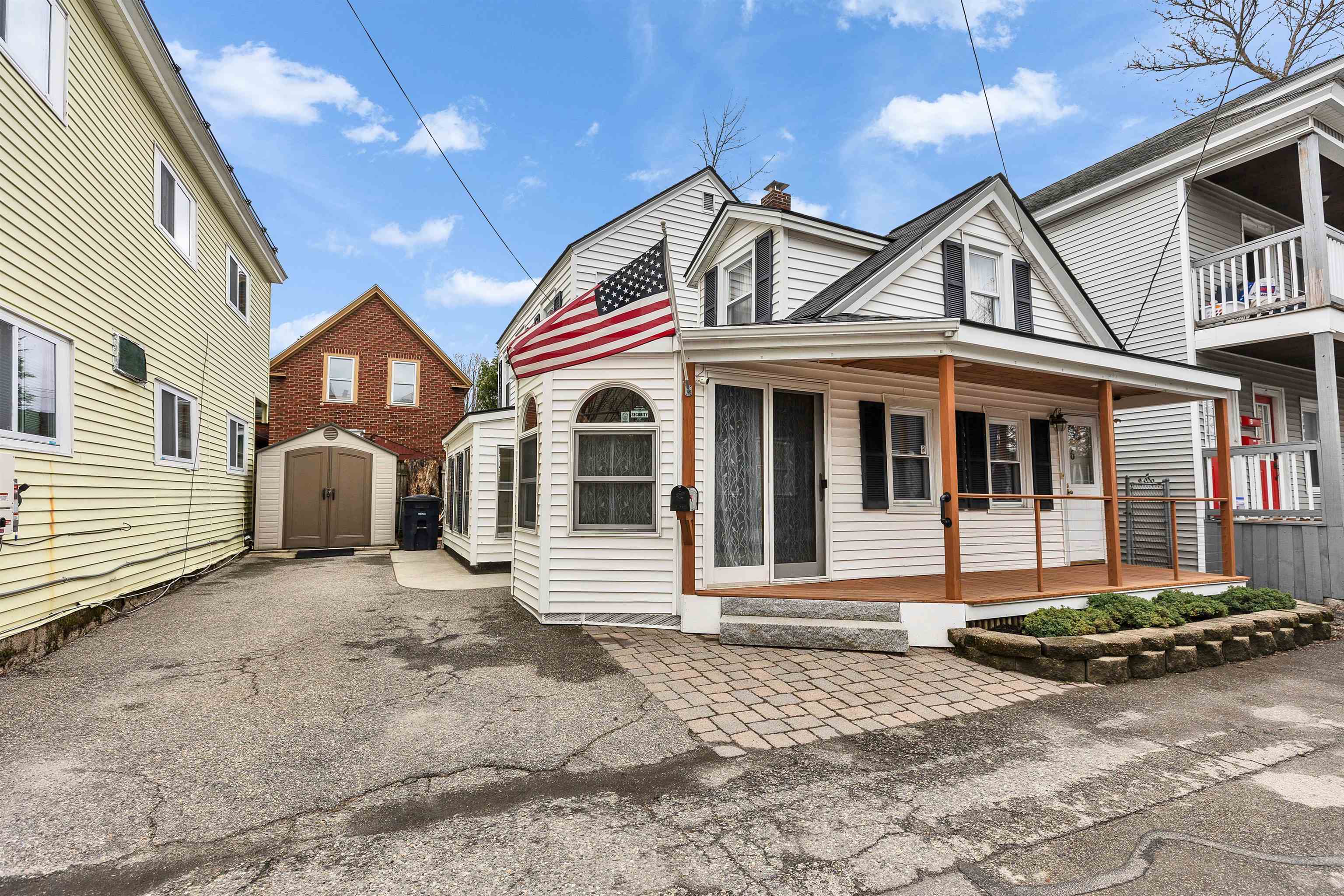 6 Buck Street Nashua, NH 03060 - Photo 4 of 49 Gallery Image 4