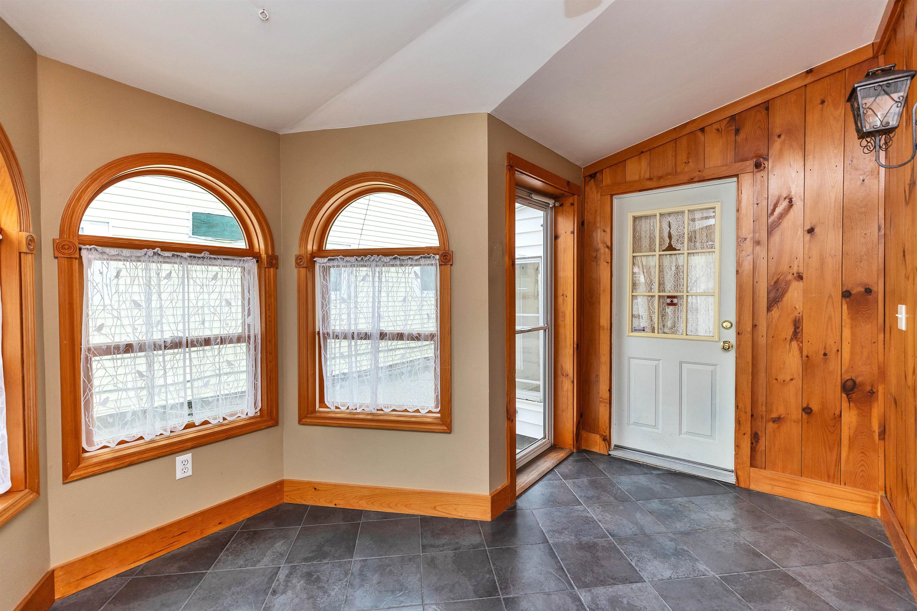 6 Buck Street Nashua, NH 03060 - Photo 8 of 49 Gallery Image 8