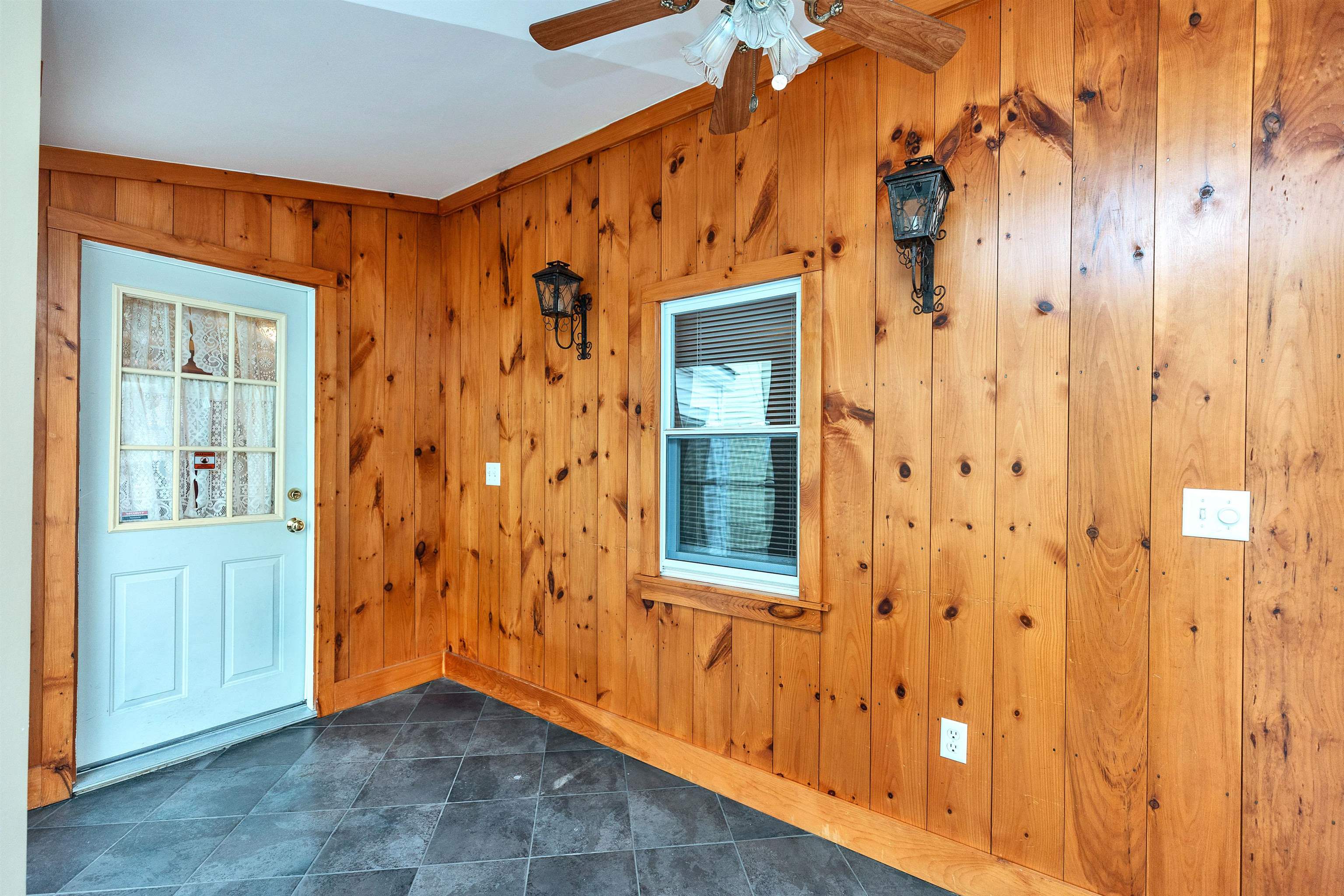 6 Buck Street Nashua, NH 03060 - Photo 9 of 49 Gallery Image 9