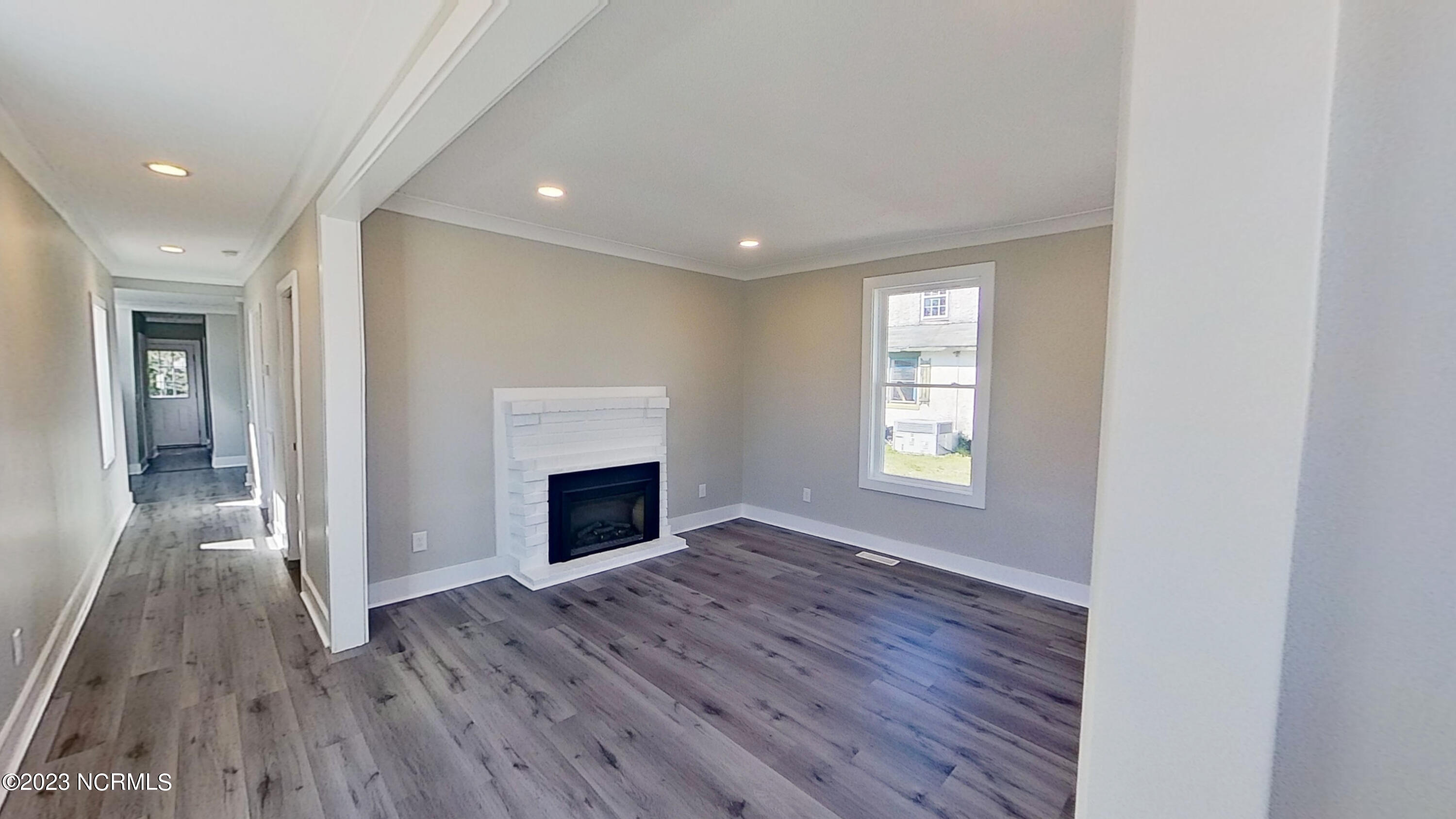 319 Anderson Street Wilmington, NC 28401 - Photo 4 of 24 04-319 Anderson St