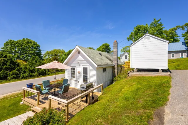 $945,000 | 87 Lowells Cove Road, Harpswell, ME 04066