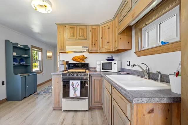 $945,000 | 87 Lowells Cove Road, Harpswell, ME 04066