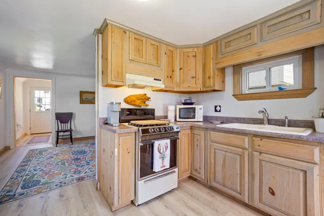 $945,000 | 87 Lowells Cove Road, Harpswell, ME 04066