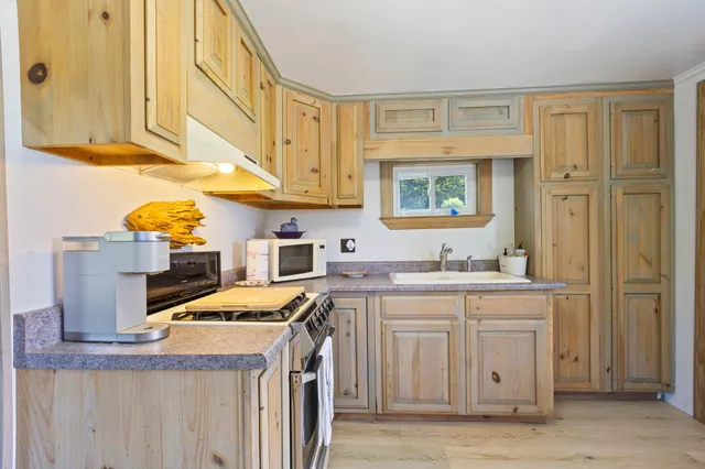 $945,000 | 87 Lowells Cove Road, Harpswell, ME 04066