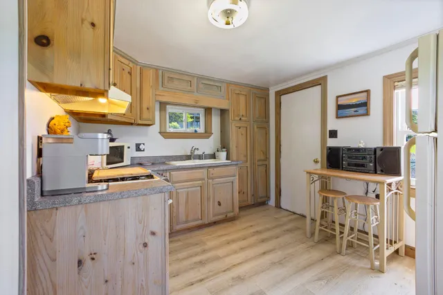 $945,000 | 87 Lowells Cove Road, Harpswell, ME 04066