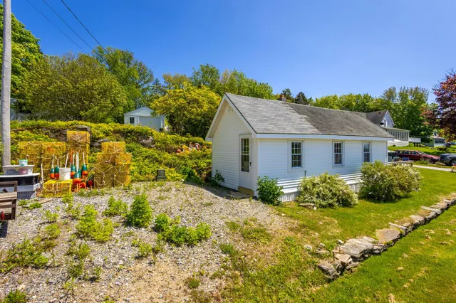 $945,000 | 87 Lowells Cove Road, Harpswell, ME 04066