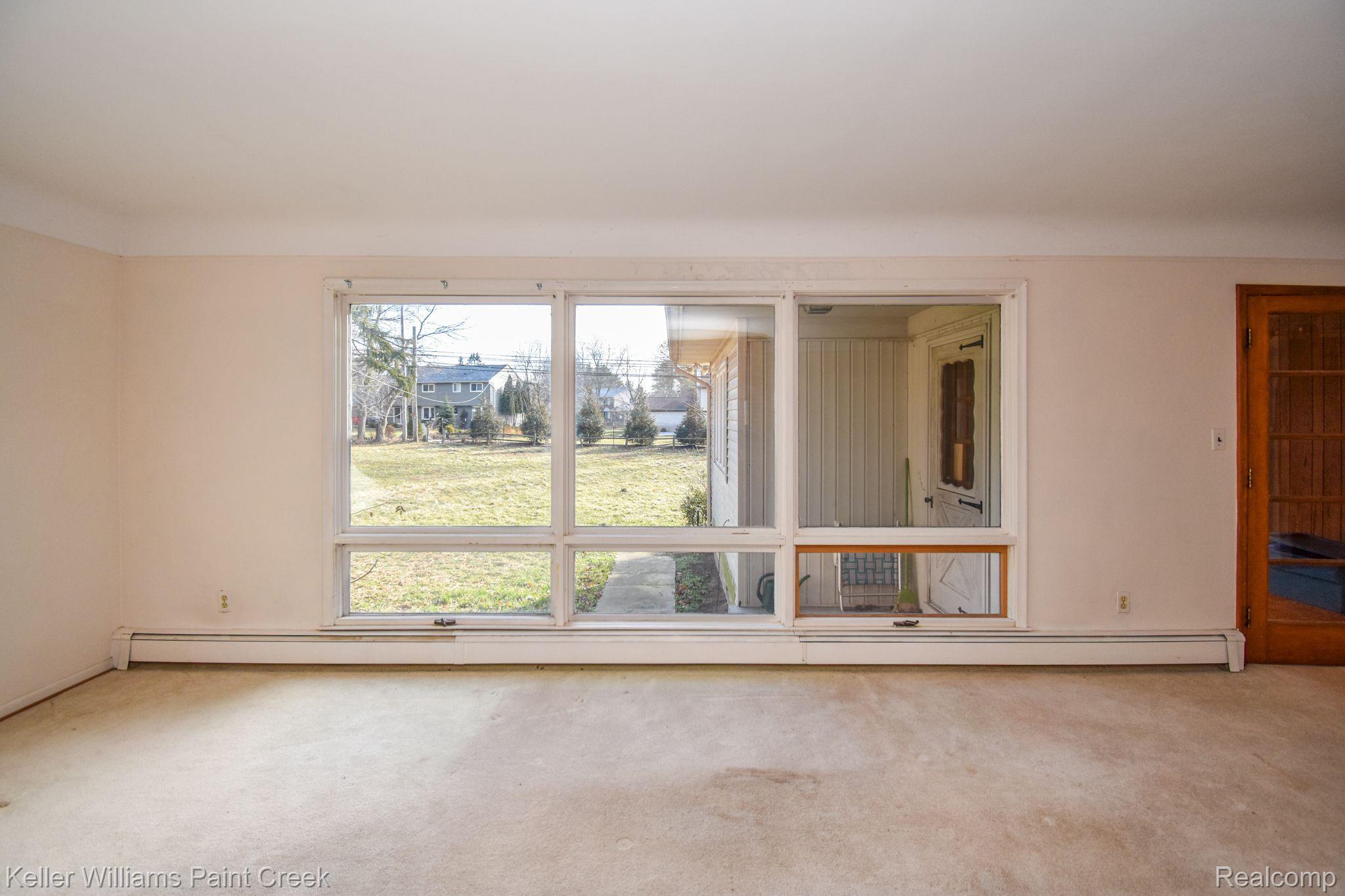 321 East Maryknoll Road Rochester, MI 48309 - Photo 12 of 53 Living room