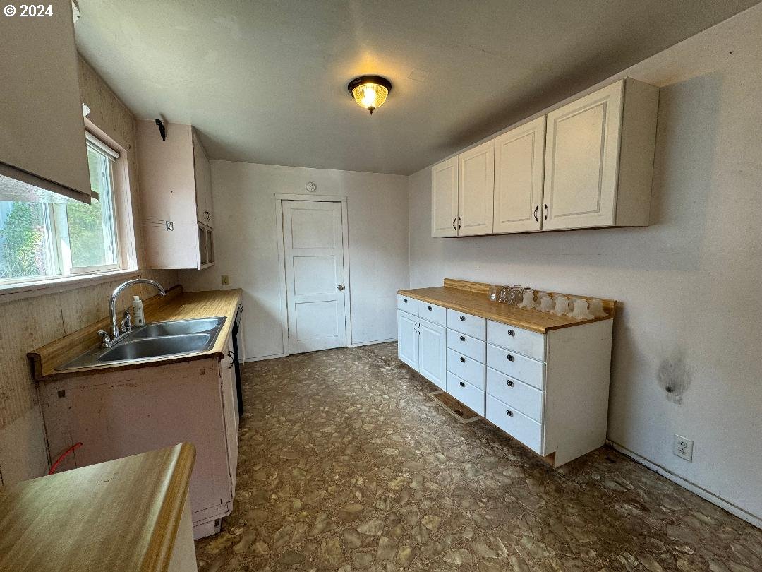 3944 Hooker Road Roseburg, OR 97470 - Photo 8 of 29 Gallery Image 8