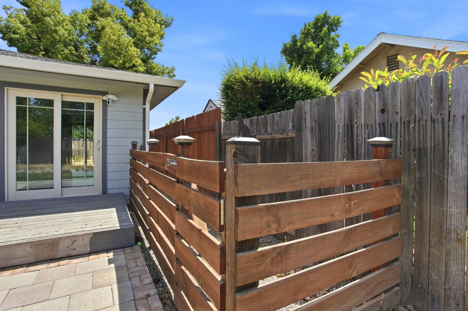 4617 Robertson Avenue Sacramento, CA 95821 - Photo 29 of 37 Gated dog run