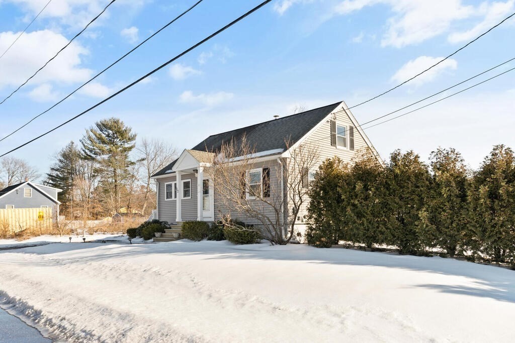 22 Community Road Billerica, MA 01821 - Photo 3 of 26