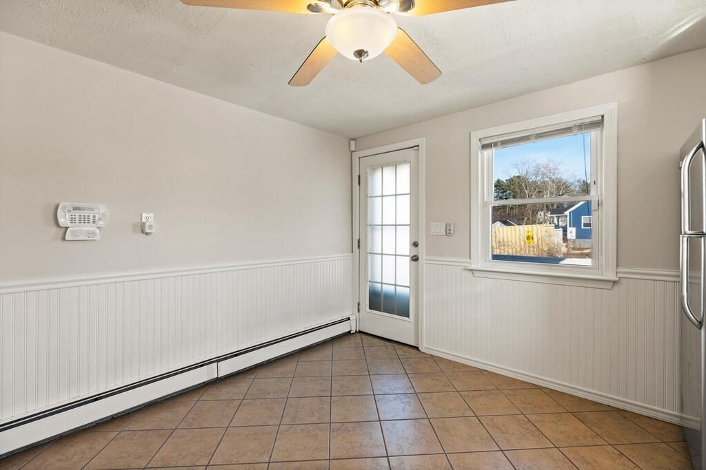 22 Community Road Billerica, MA 01821 - Photo 6 of 26