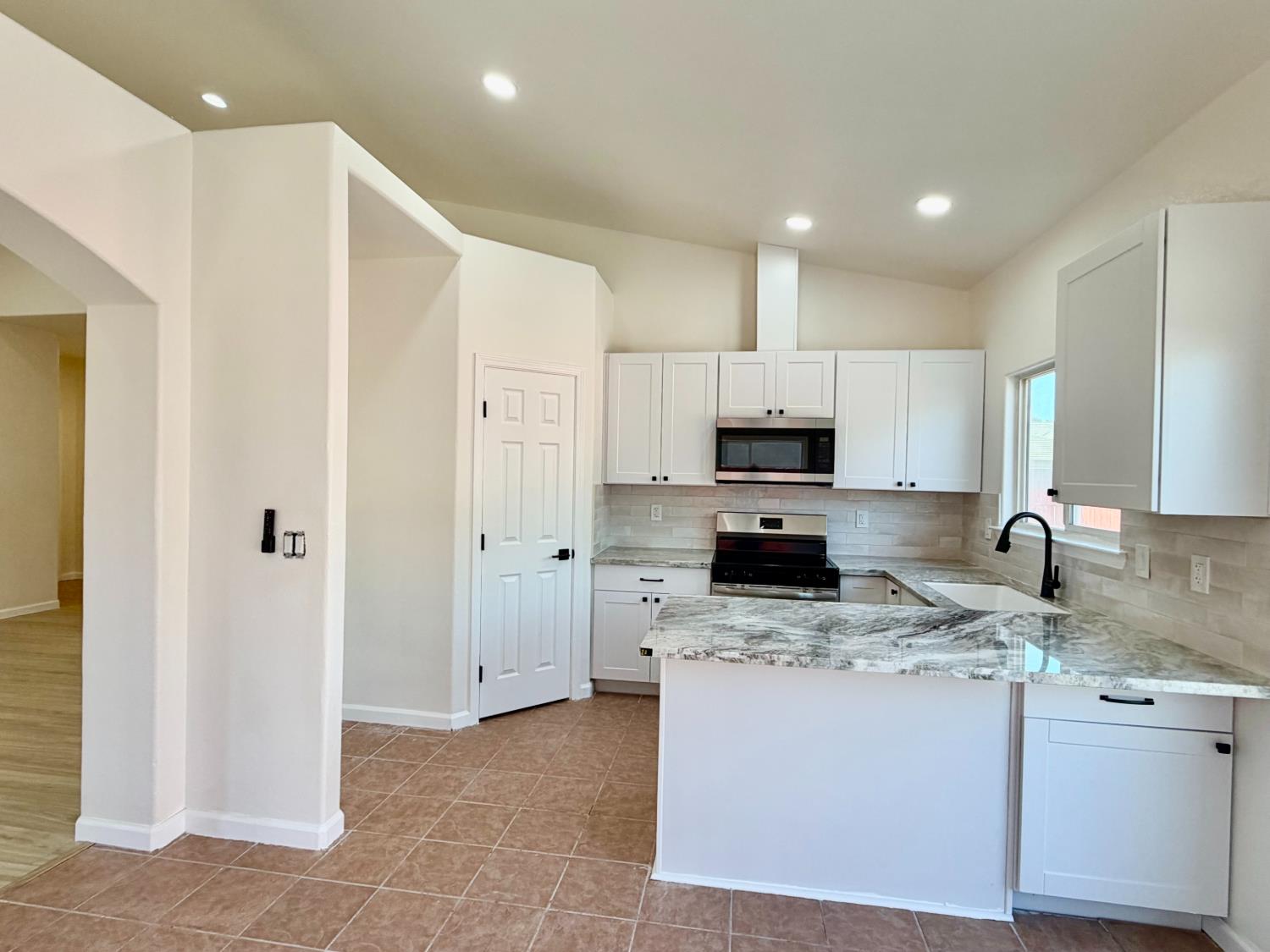 2833 Colton Court Merced, CA 95348 - Photo 7 of 22