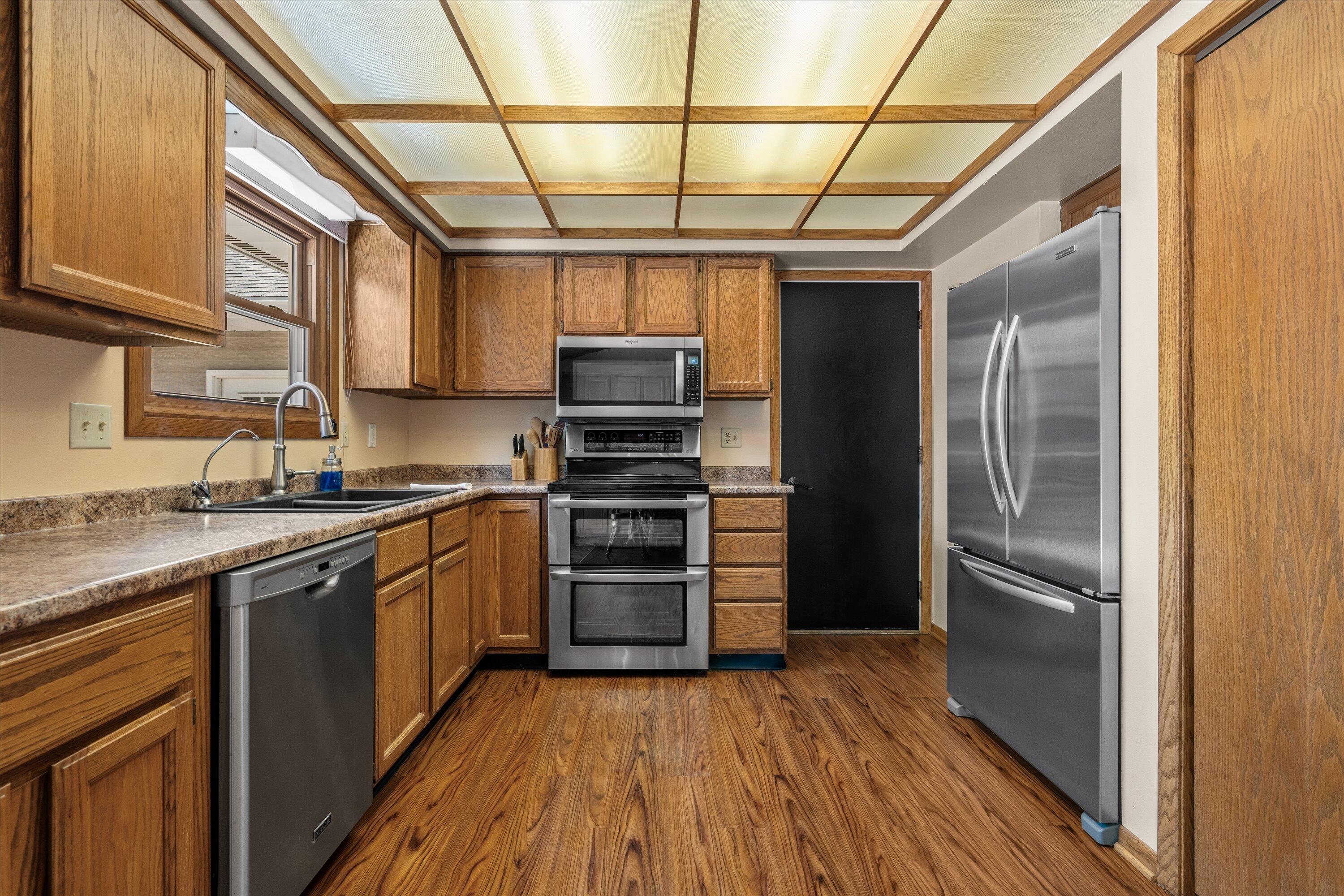 620 Prairie View Drive North Prairie, WI 53153 - Photo 24 of 52 All Stainless Steel Appliances