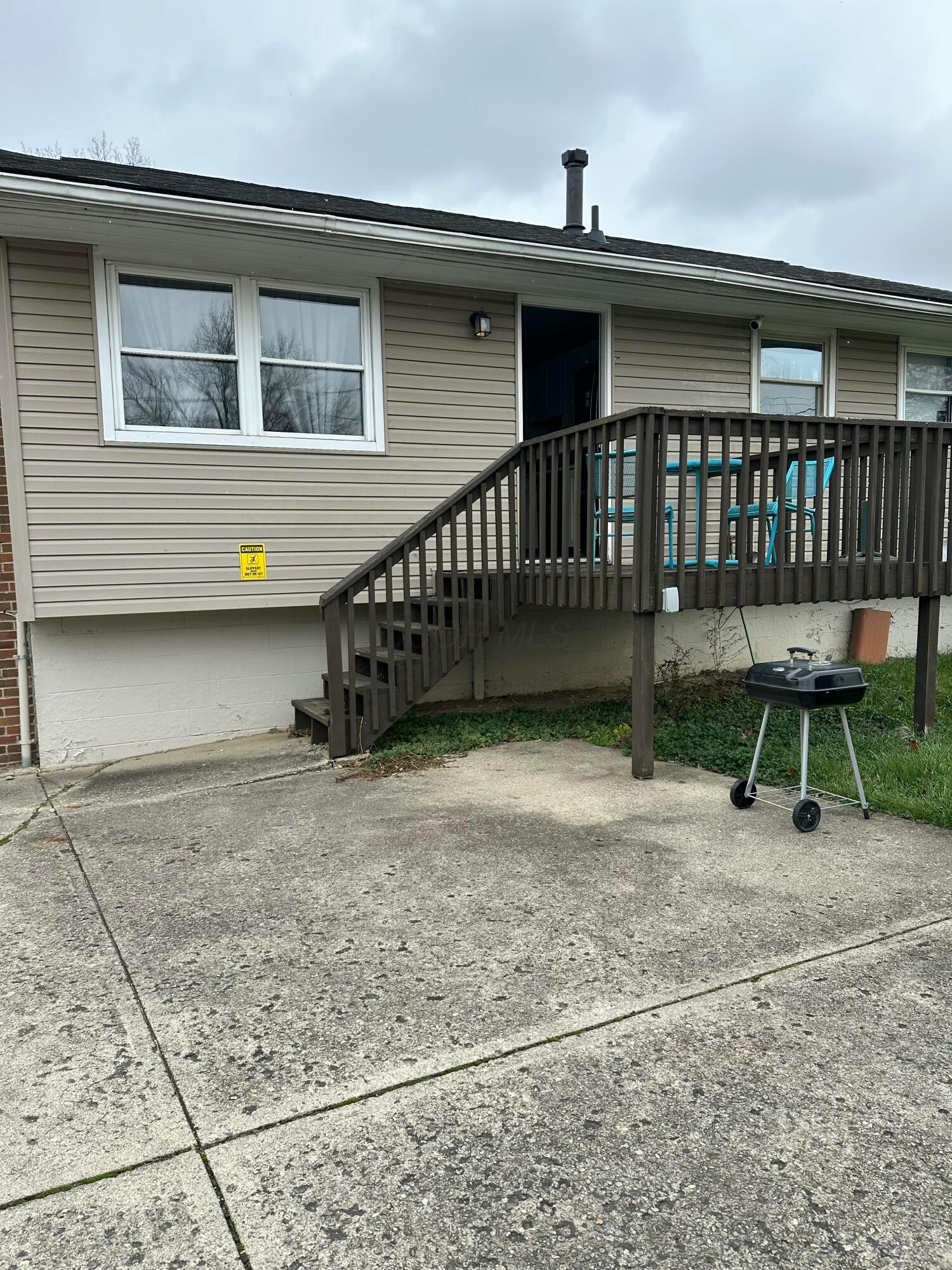 221 Lincolnshire Road Columbus, OH 43230 - Photo 17 of 18