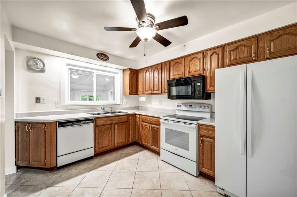 2861 Middletown Road Pittsburgh, PA 15204 - Photo 16 of 37 Gallery Image 16