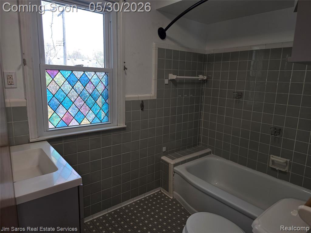 1762 Bournemouth Road Grosse Pointe, MI 48236 - Photo 16 of 21