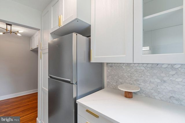 $374,800 | 7630 Tomlinson Avenue, Unit L15, Cabin John, MD 20818