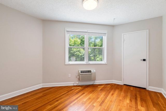 $374,800 | 7630 Tomlinson Avenue, Unit L15, Cabin John, MD 20818